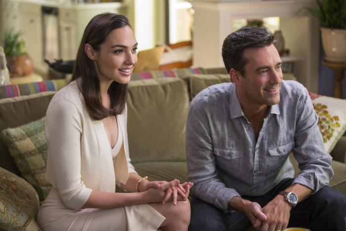 Gal Gadot Jon Hamm Keeping Up Joneses trailer