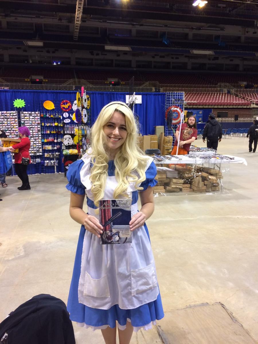 Wizard World St. Louis Attracts Cosplayers (Even Those Who Don&#39;t Cosplay Harley Quinn ...